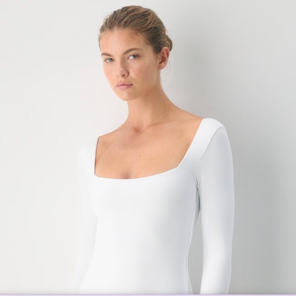 Aritzia Original Contour Squareneck Bodysuit - White - Size M - Picture 2 of 7